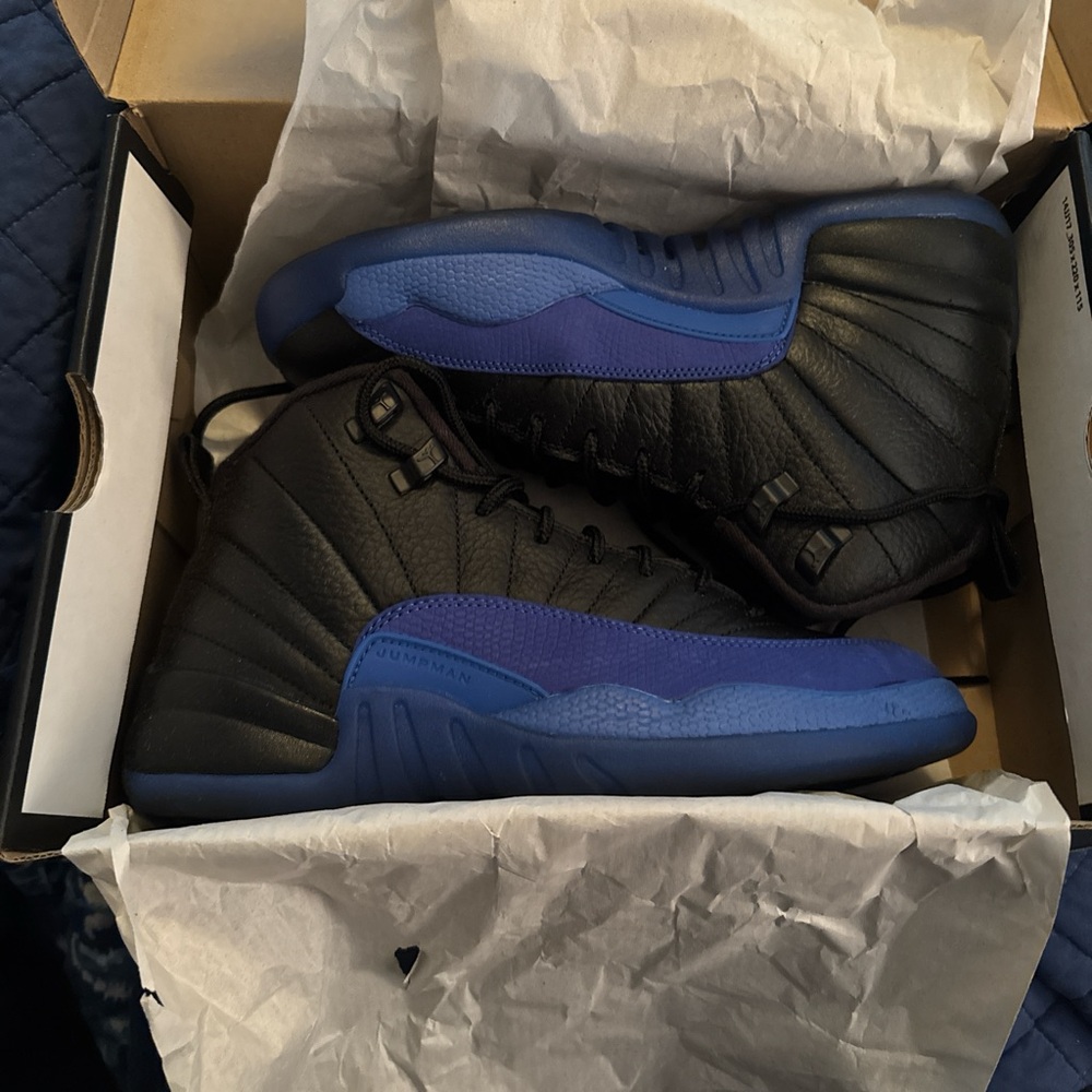 Game Royal Jordan 12s